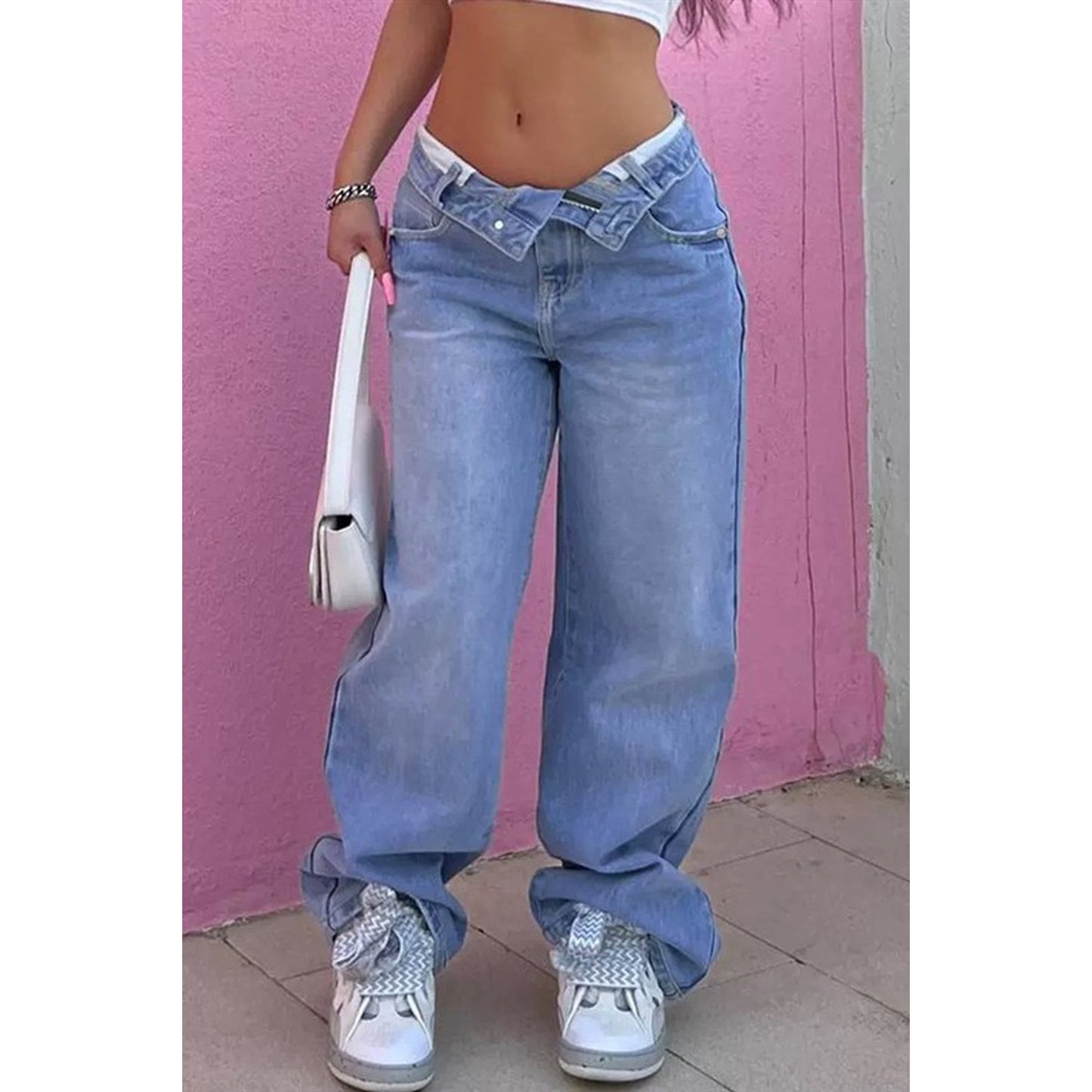 Baggy Jeans with Heat and a Flirty Edge