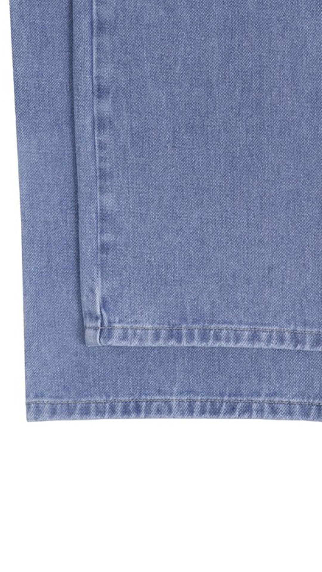 Baggy Jeans with Heat and a Flirty Edge