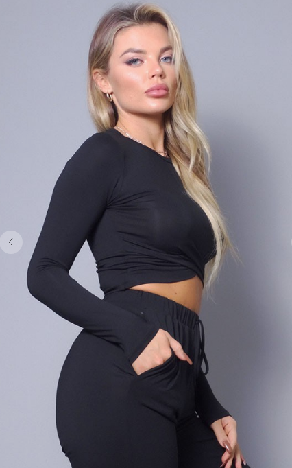 Featured Outfit: Movement